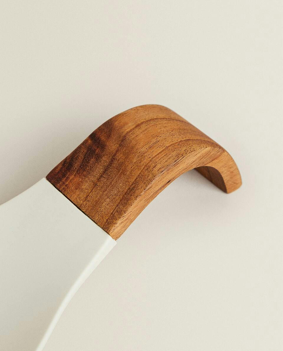 WOOD AND SILICONE SPOON REST
