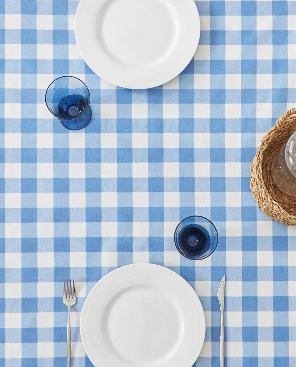 RESIN CHECKED TABLECLOTH