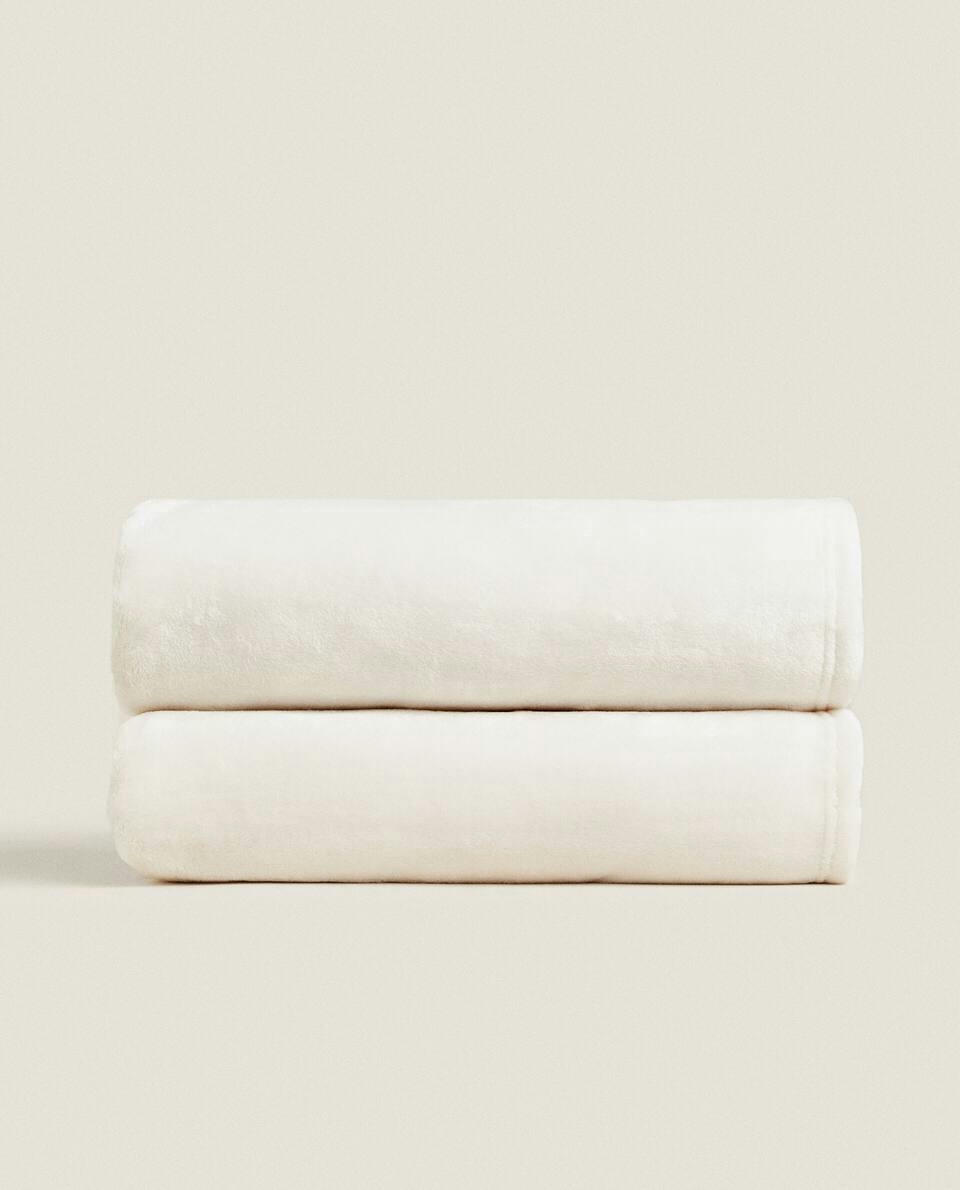 FLEECE BLANKET WITH FRINGING