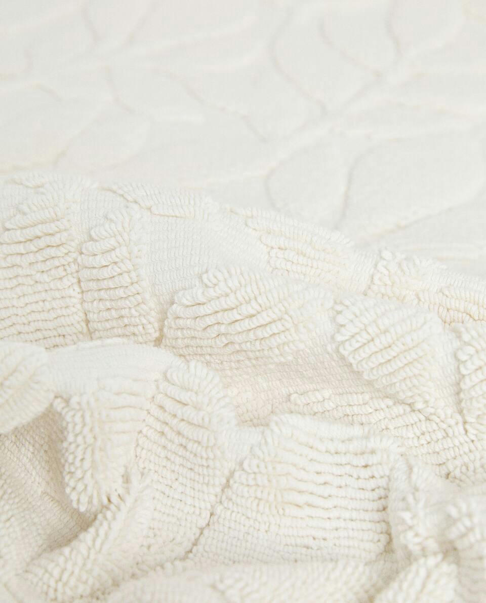 VEGETABLE JACQUARD BATH MAT