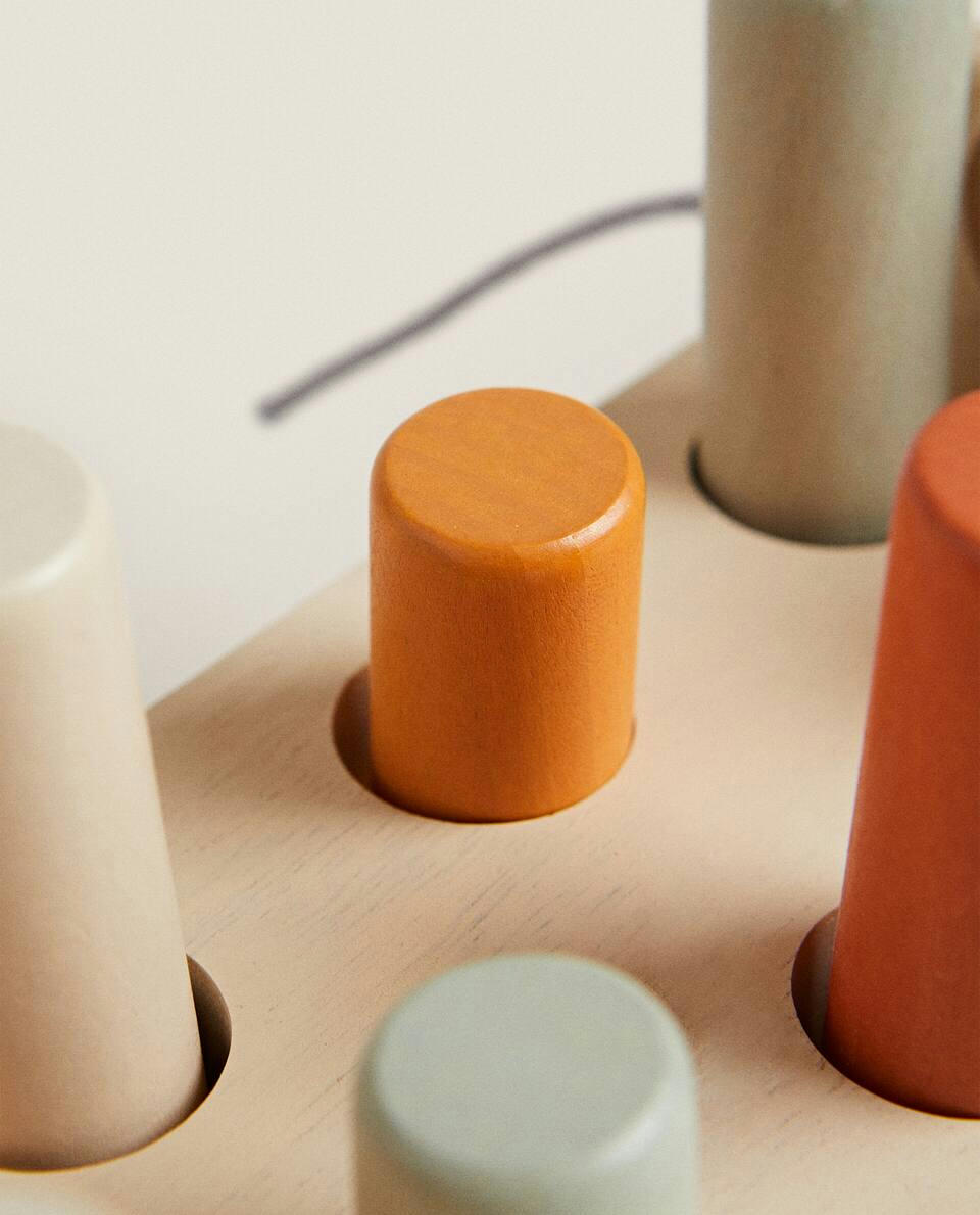 MOUSE-SHAPED HAMMER AND PEG TOY