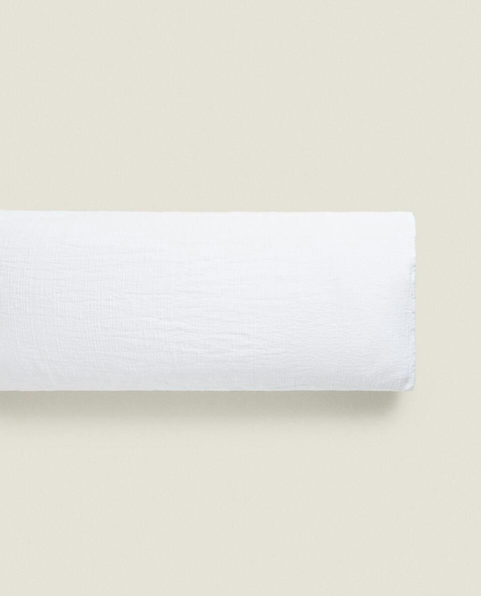 PILLOWCASE WITH RAISED QUILT BEDSPREAD EFFECT