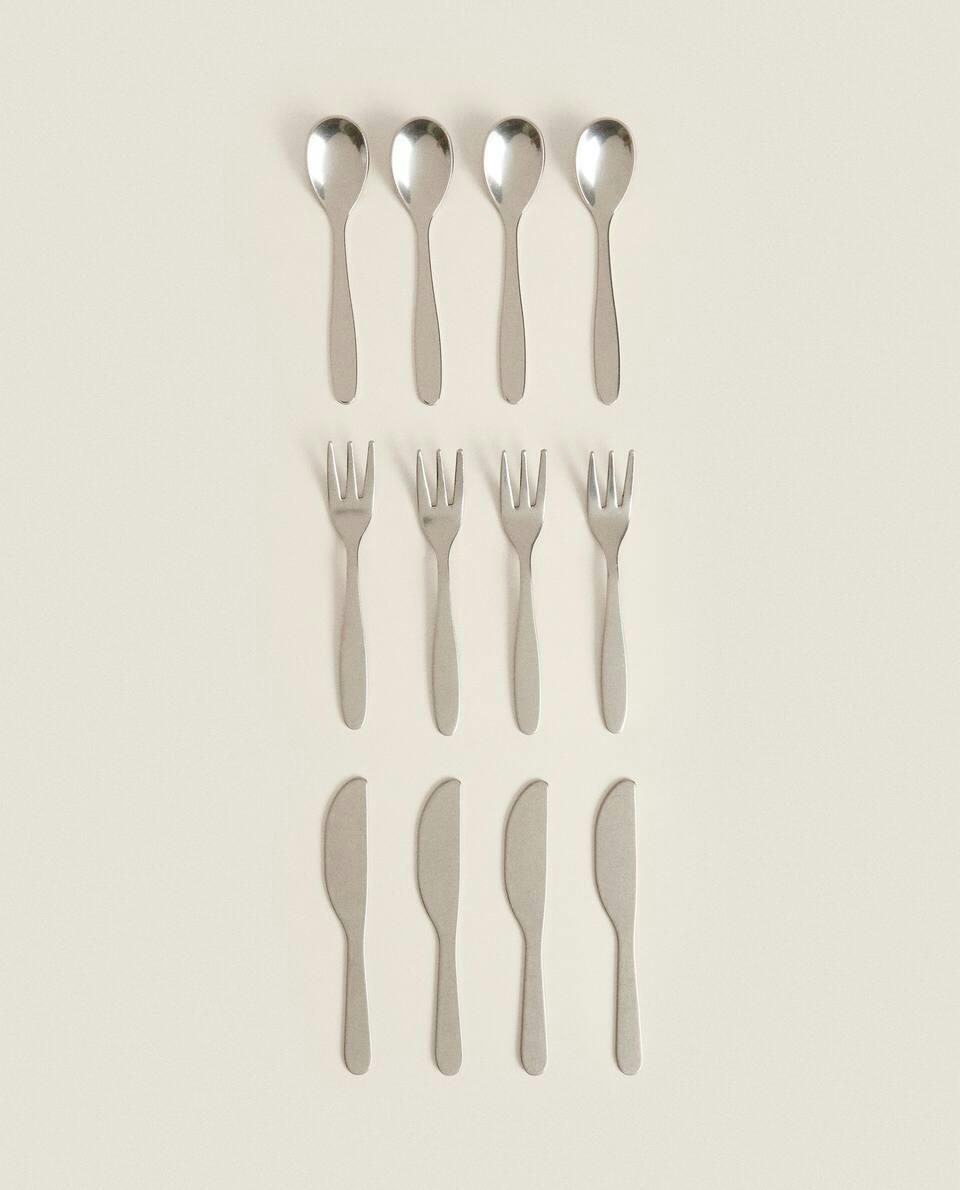 CHILDREN’S TOY SET OF CUTLERY