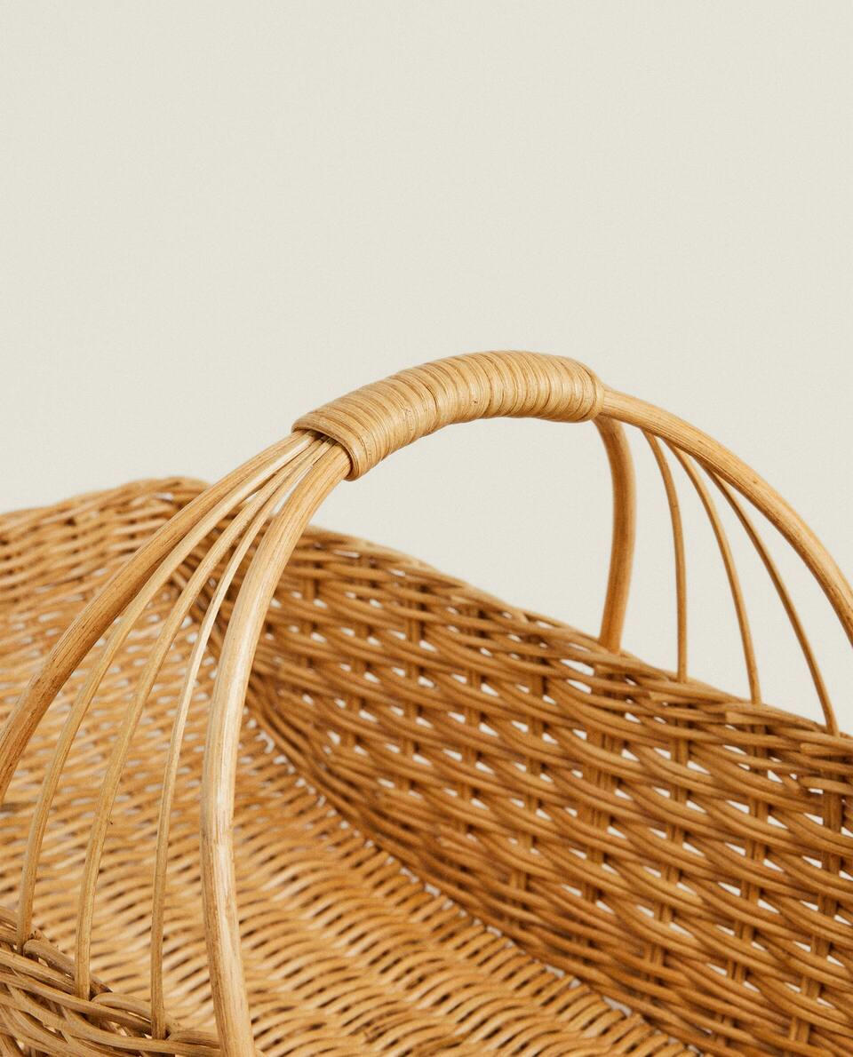 WOVEN RATTAN HAMPER