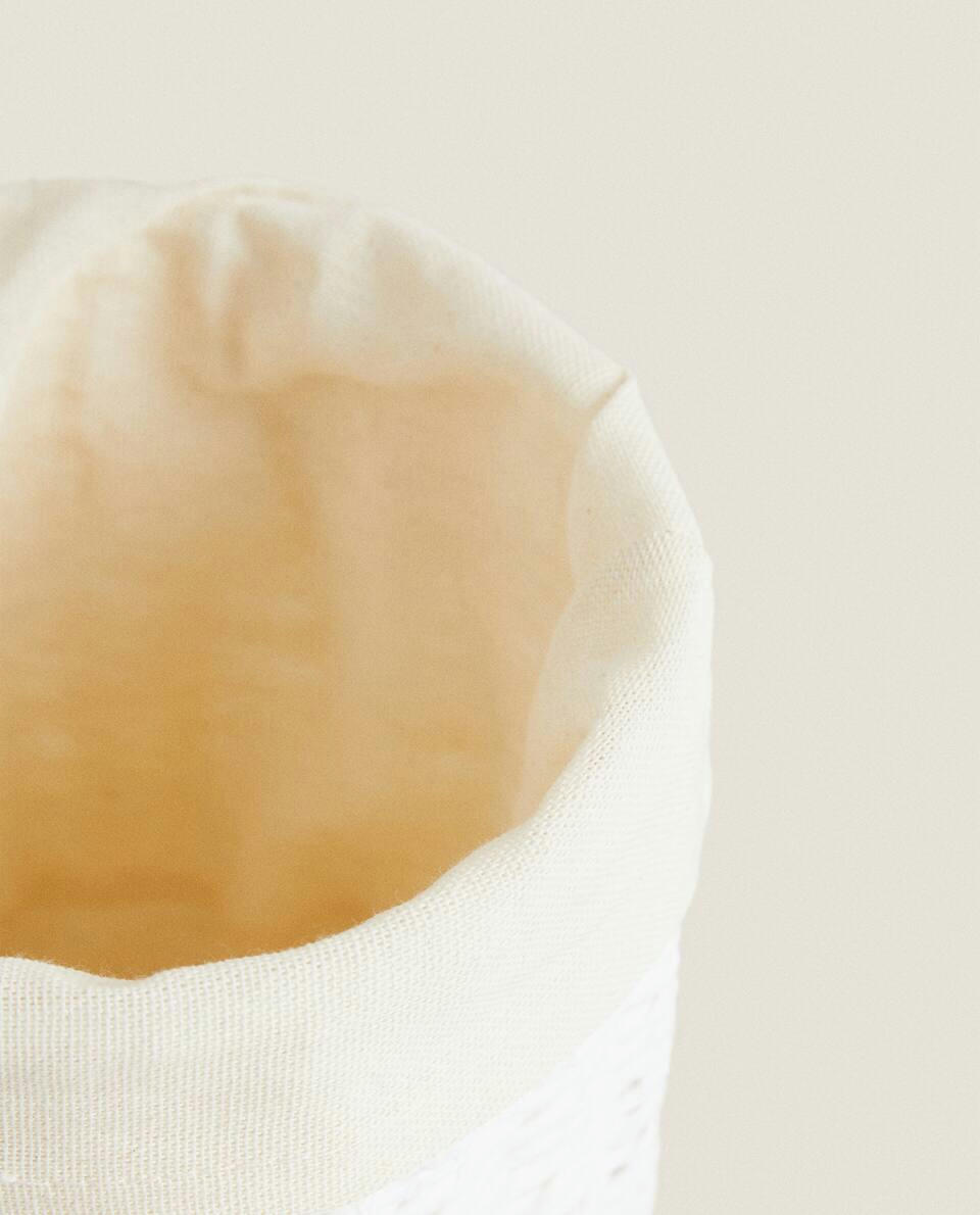 ROUND FABRIC-LINED BASKET