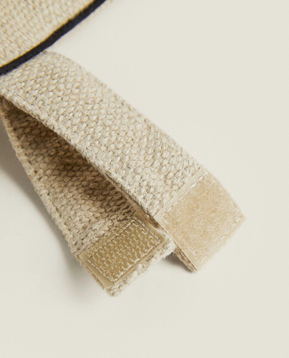 SEAT CUSHION WITH PIPING