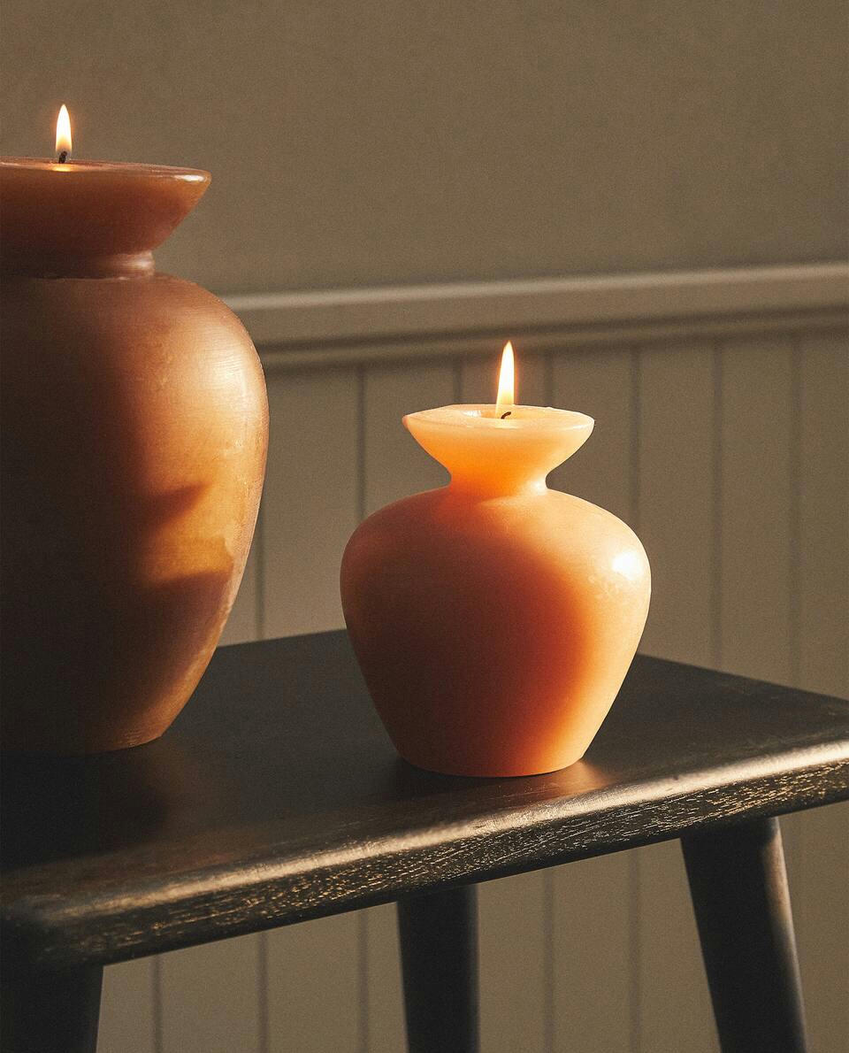 JUG-SHAPED CANDLE