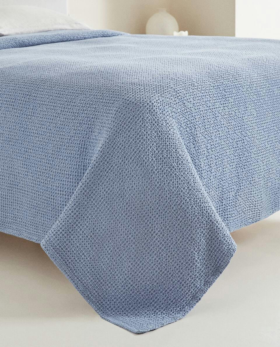 WAFFLE KNIT BEDSPREAD