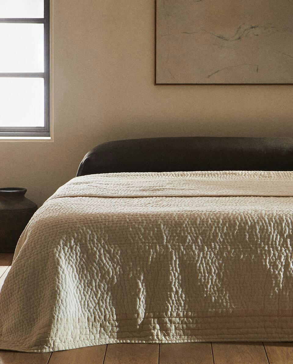 QUILTED LINEN QUILT