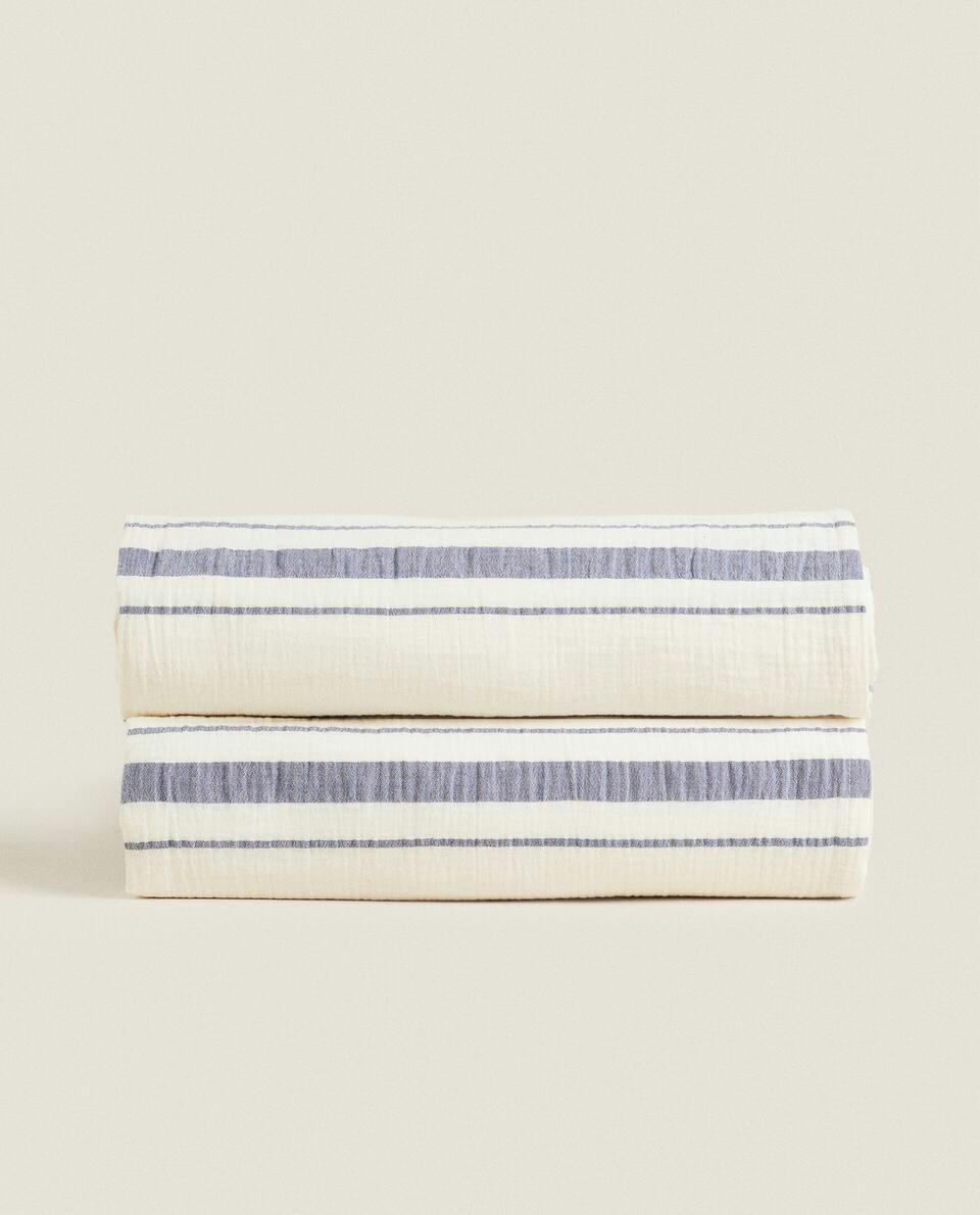 LIGHTWEIGHT STRIPED BLANKET