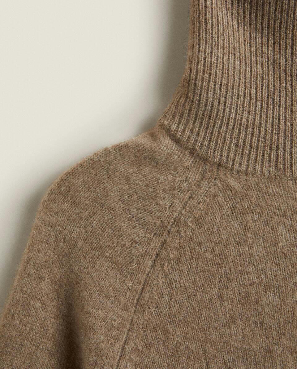 CASHMERE TURTLENECK SWEATER