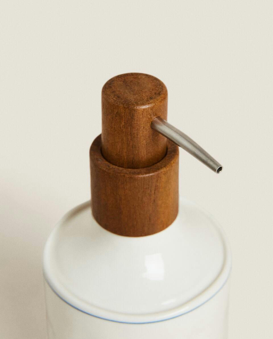 PLAIN CERAMIC BATHROOM SET