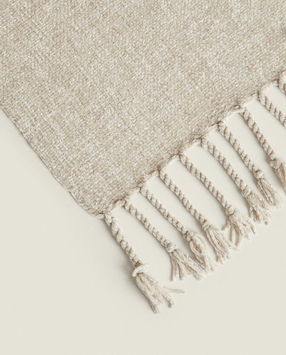 CHUNKY CHENILLE BLANKET