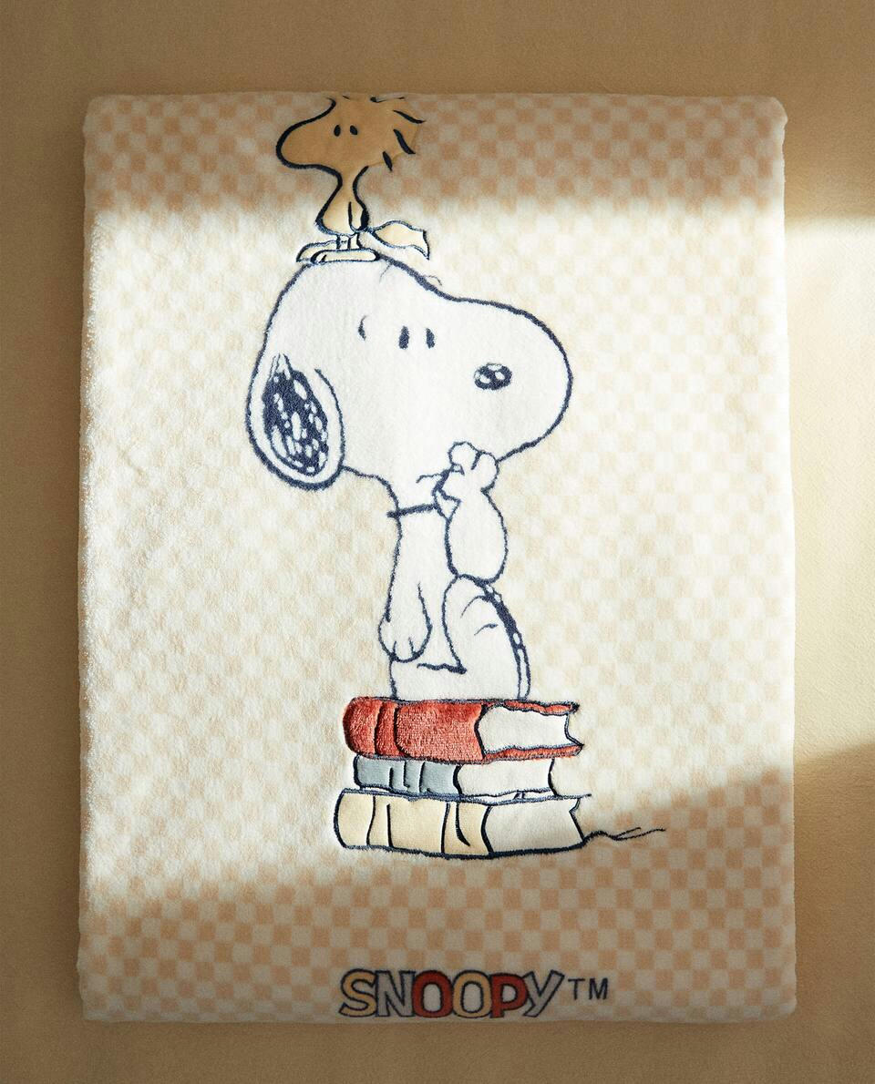 PEANUTS? FAUX SHEARLING BLANKET