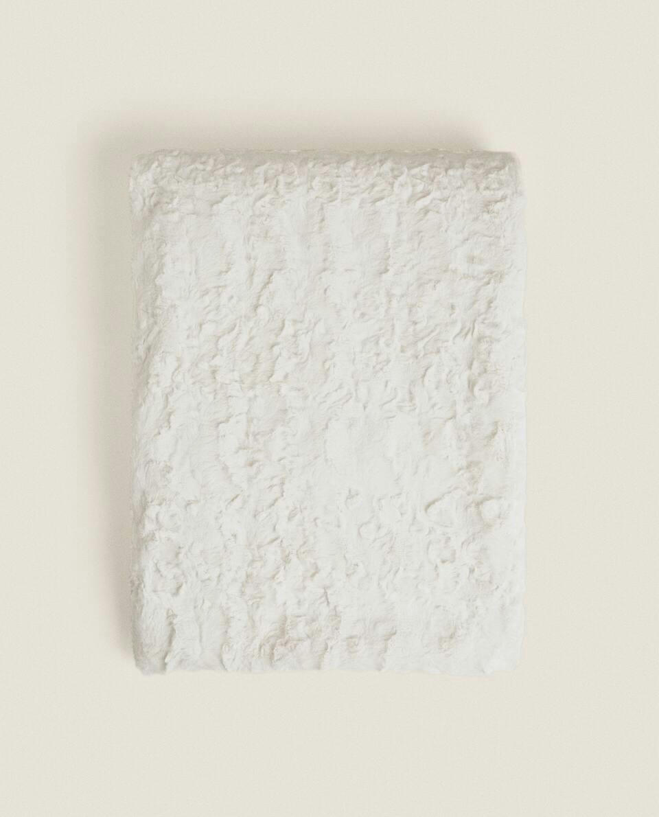 FAUX FUR BLANKET