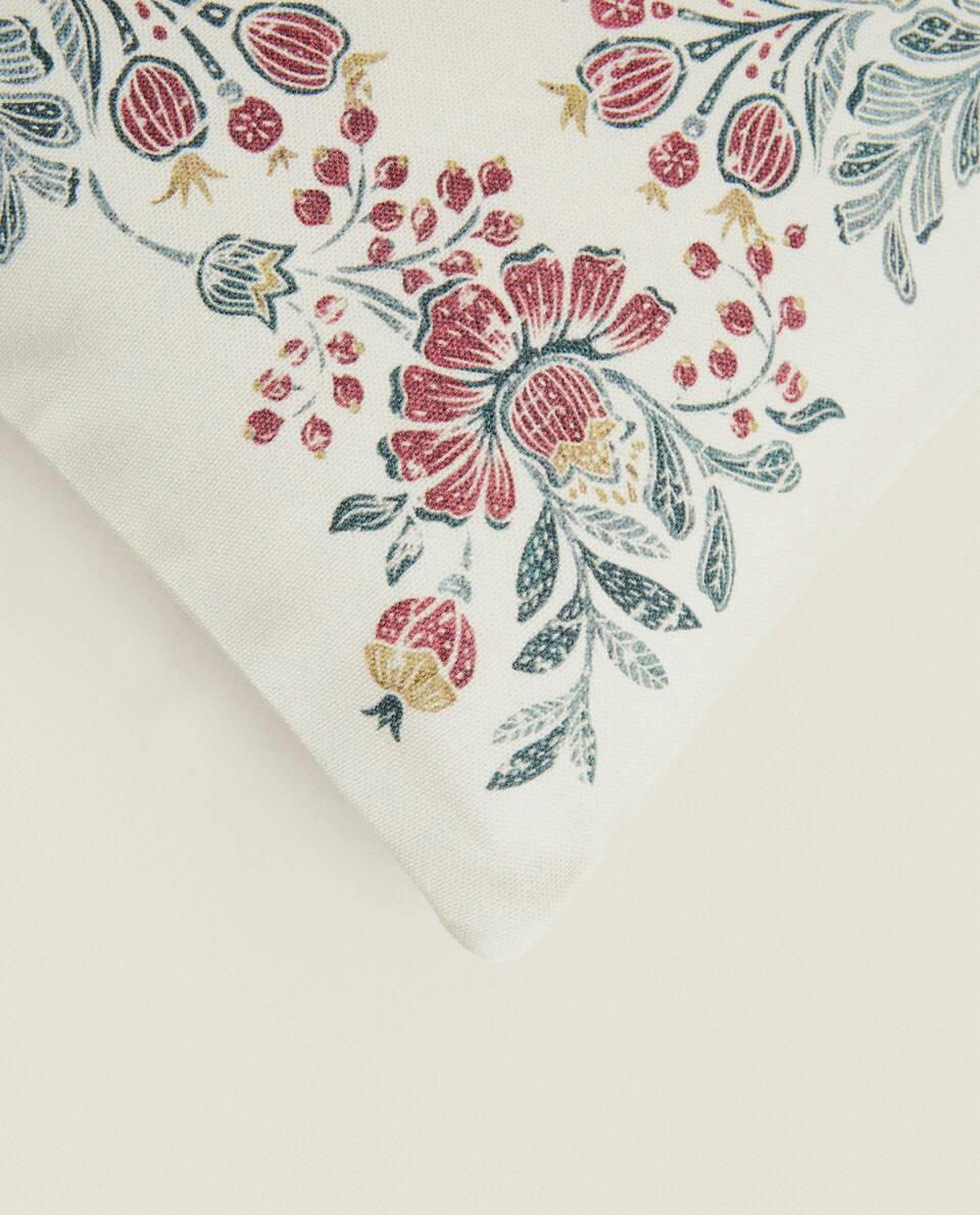 CHRISTMAS CUSHION COVER WITH BORDER