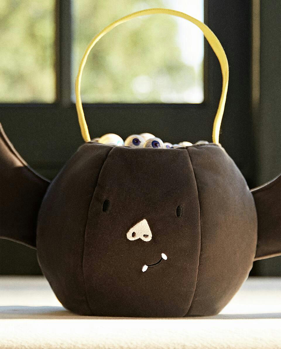KIDS’ HALLOWEEN BAT CANDY BAG