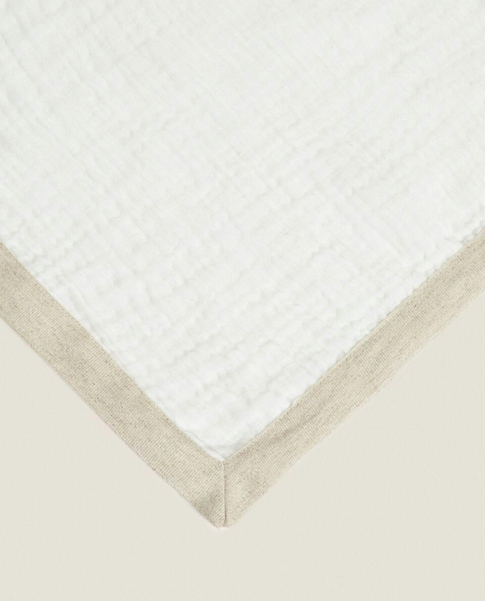 MUSLIN BLANKET