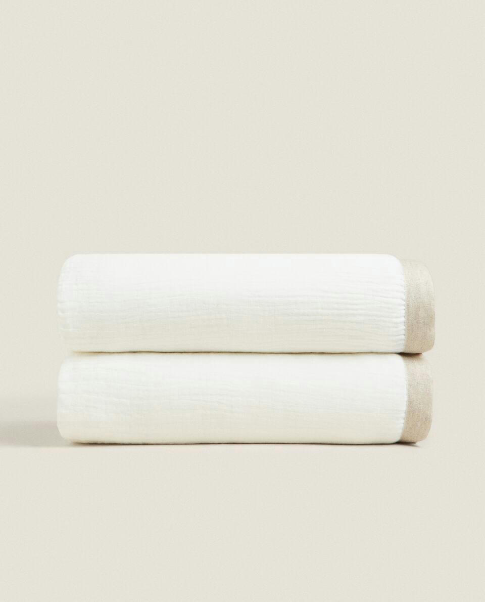 MUSLIN BLANKET