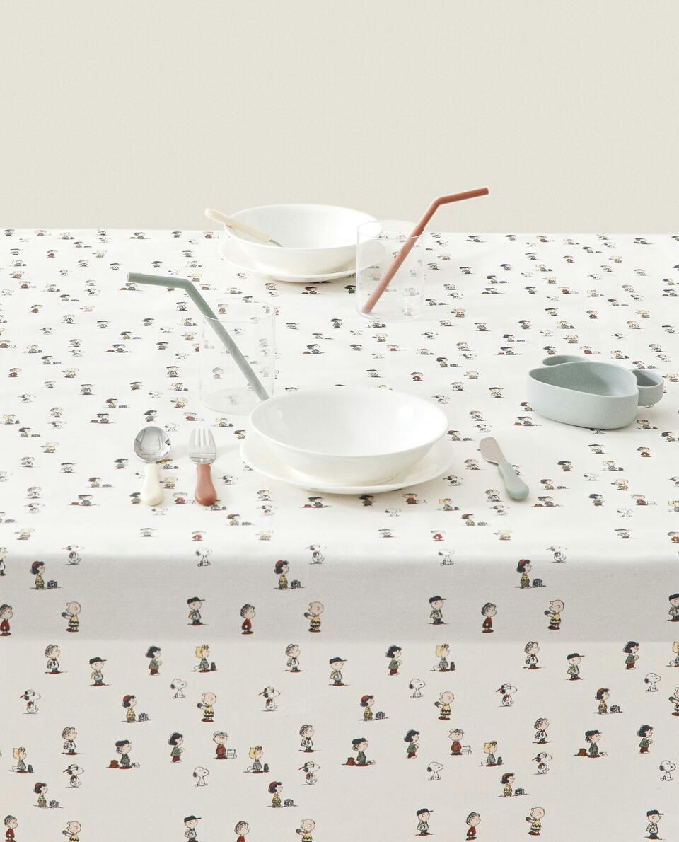 PEANUTS? RESIN/COATED TABLECLOTH