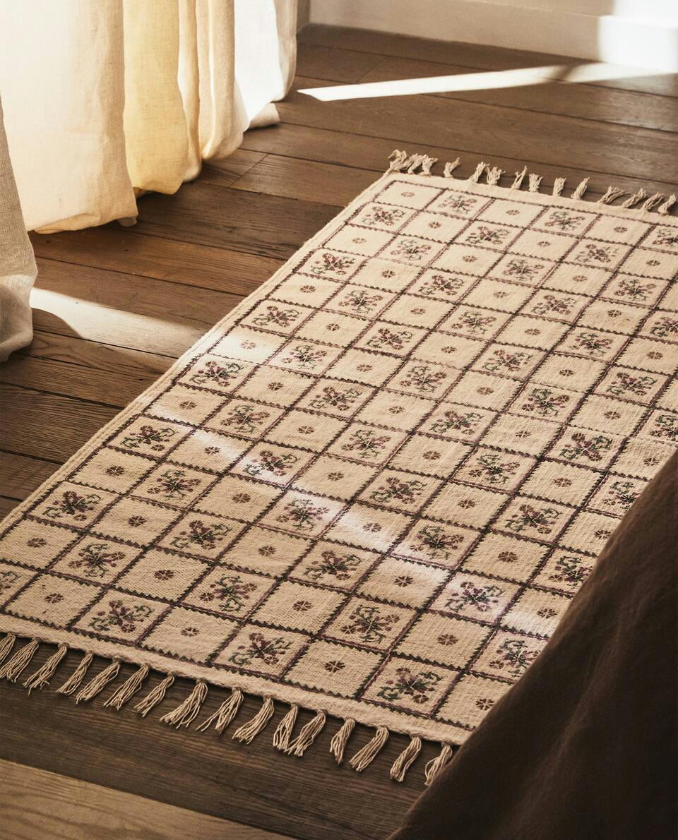 COTTON CHRISTMAS RUG WITH FRINGING