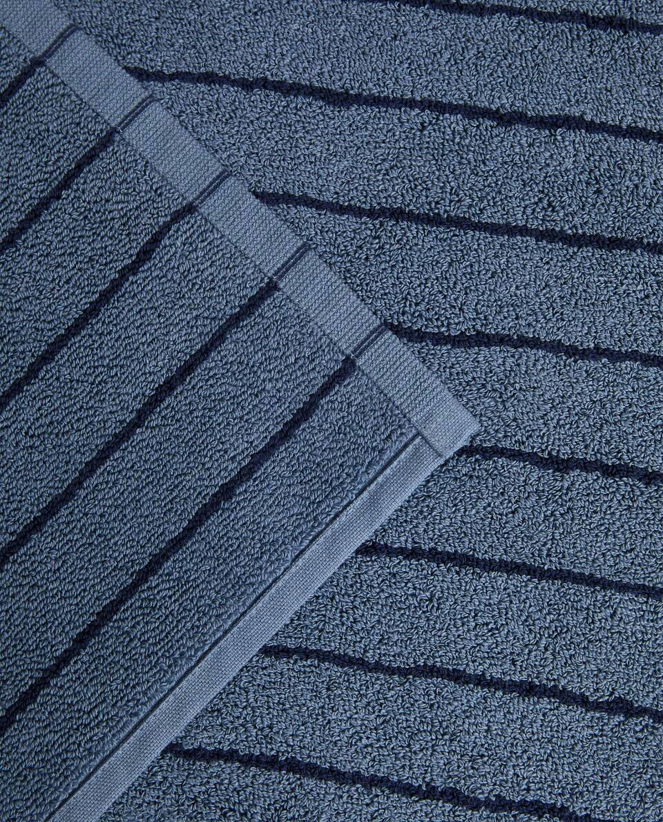 CONTRAST STRIPE BATH MAT