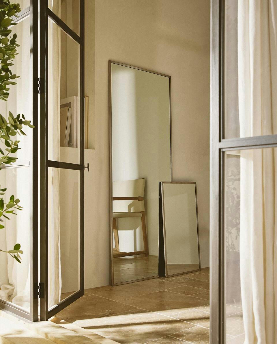 ALUMINIUM VERTICAL MIRROR