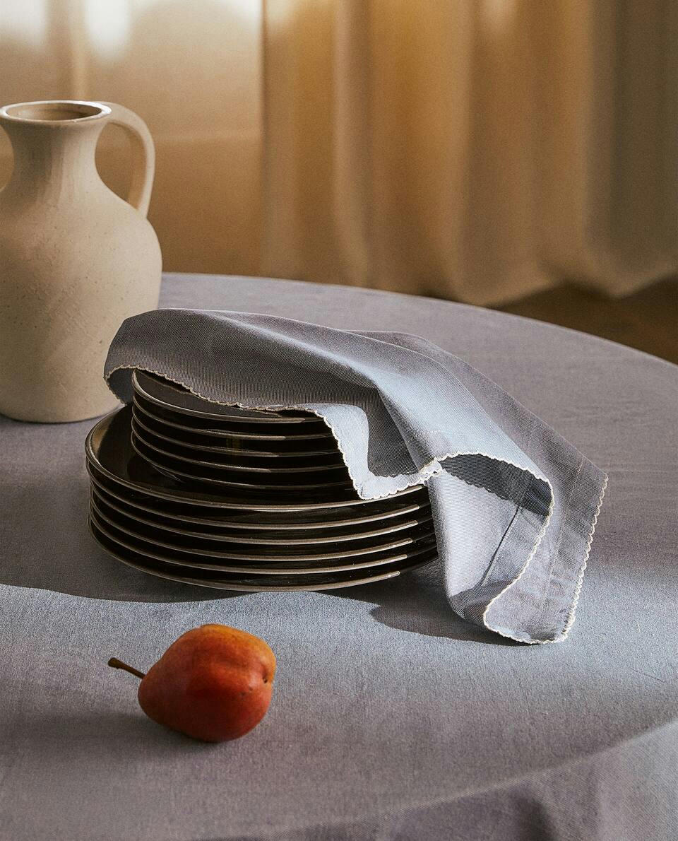 SCALLOPED NAPKINS (PACK OF 2)