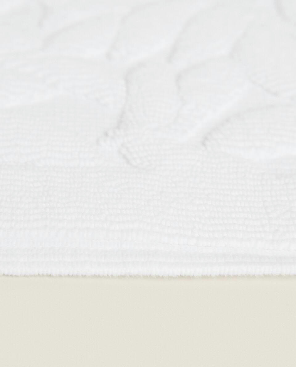 JACQUARD BATH MAT