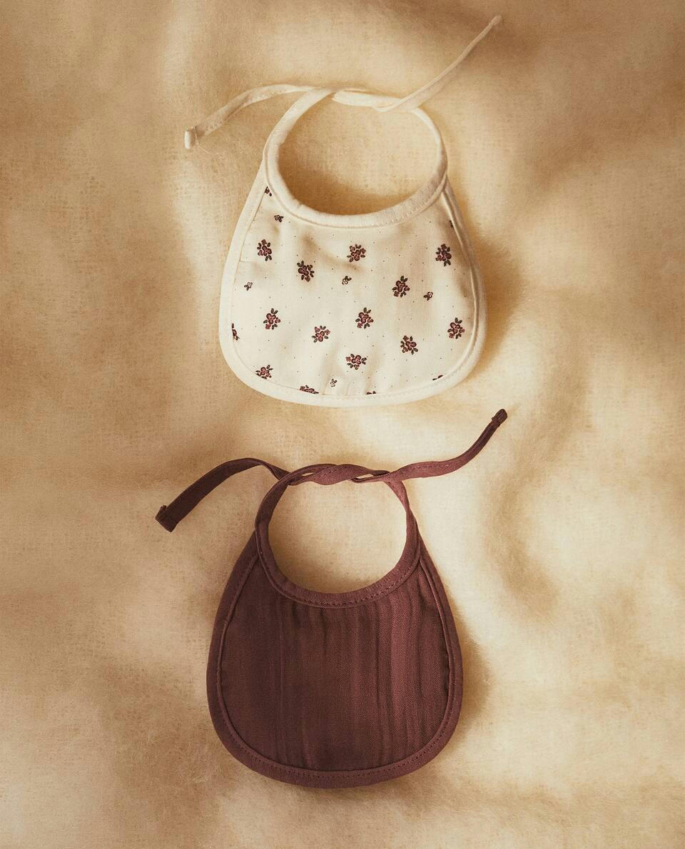 CHILDREN'S FLORAL PRINT BIB (PACK OF 2)