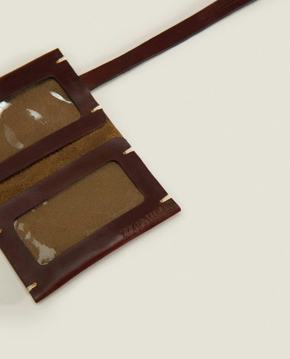 LEATHER TRAVEL LABEL