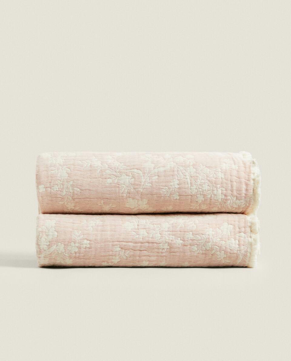 FLORAL JACQUARD BLANKET