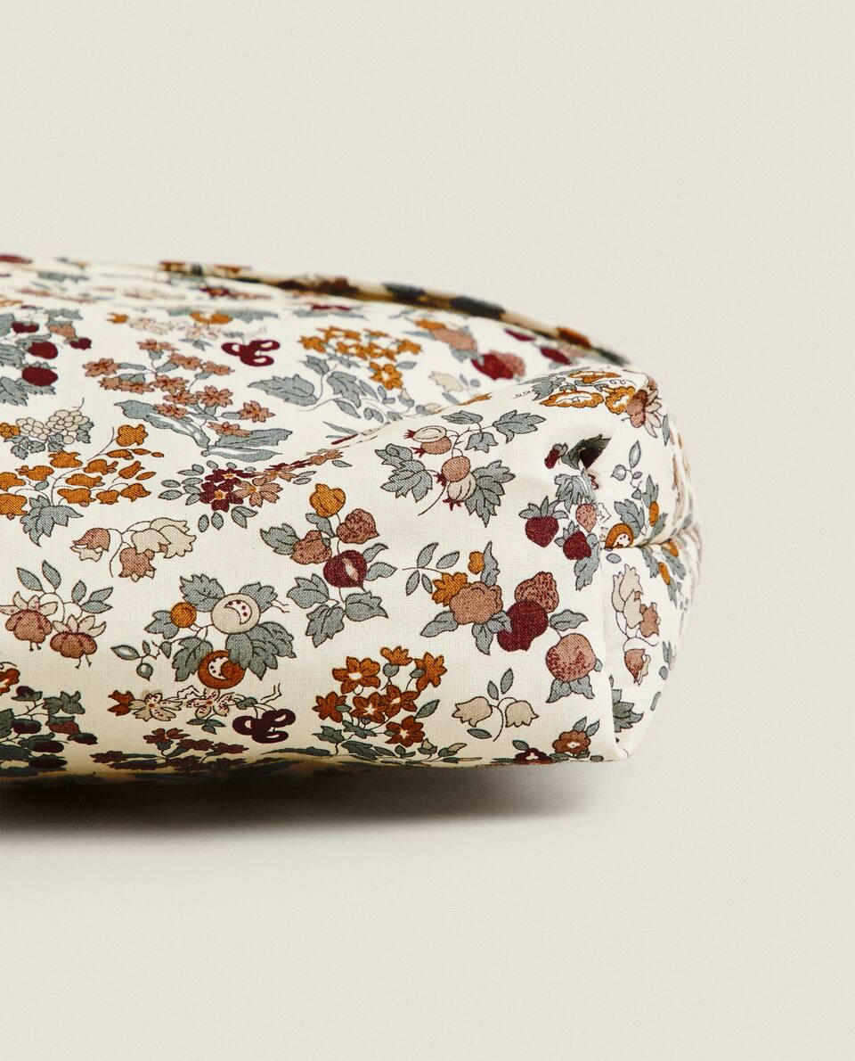 FLORAL PRINT FABRIC CHILDREN’S WIPE HOLDER