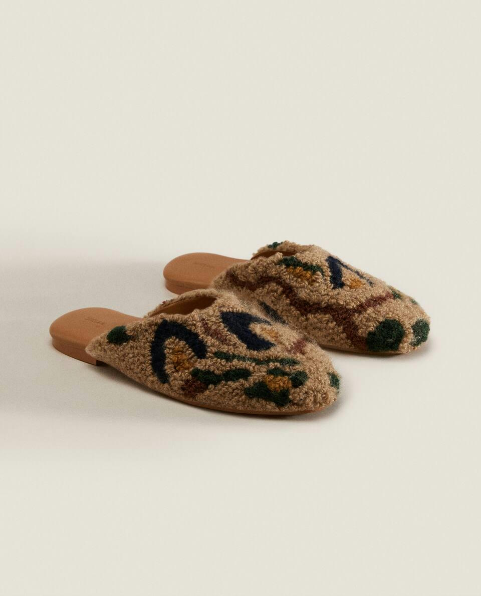 EMBROIDERED MULE SLIPPERS