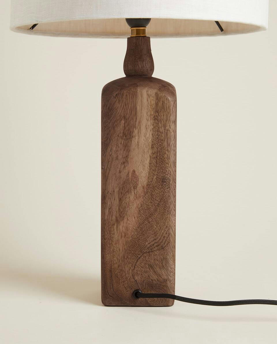 LAMP WITH WOODEN BASE