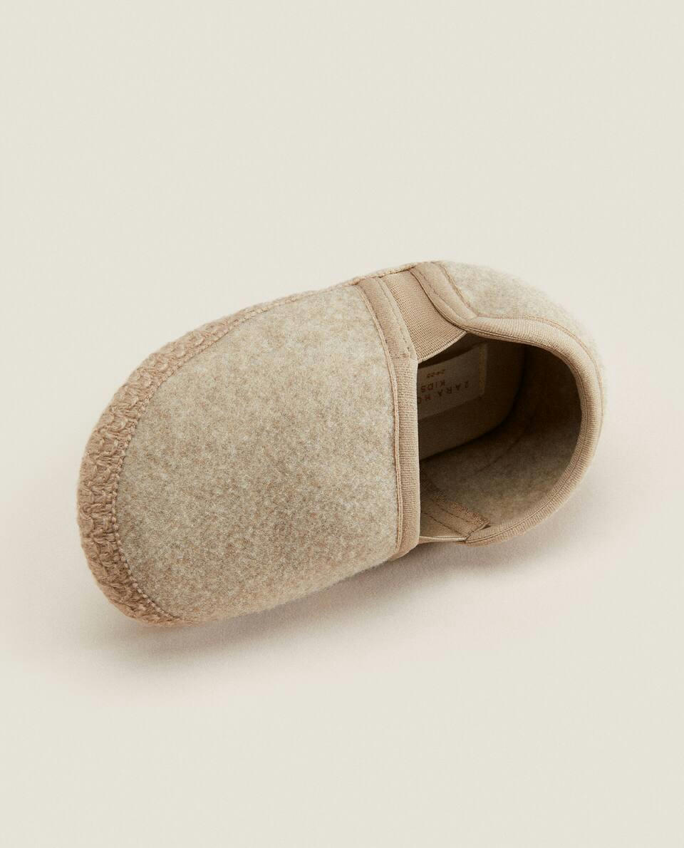 ELASTIC COSY SLIPPERS