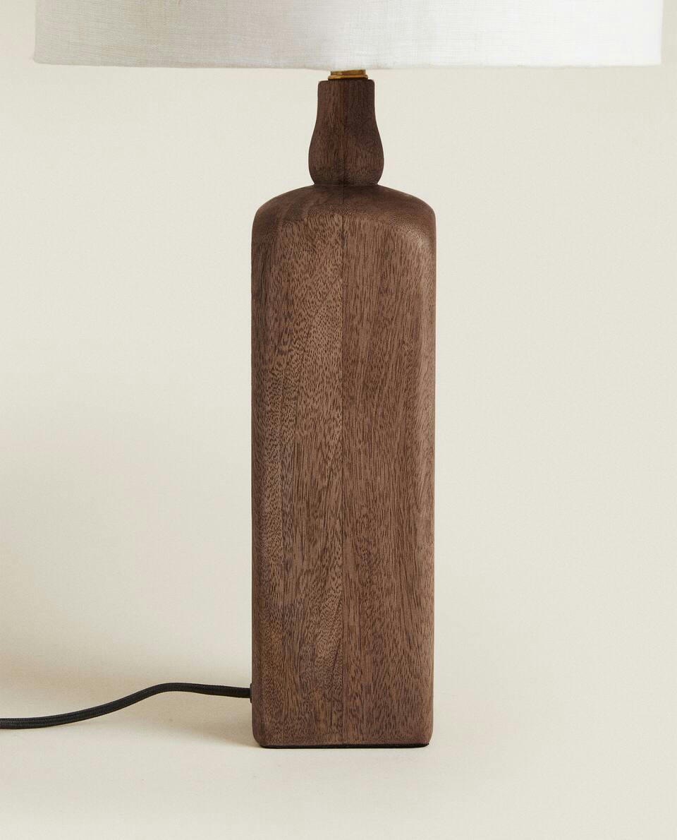 LAMP WITH WOODEN BASE