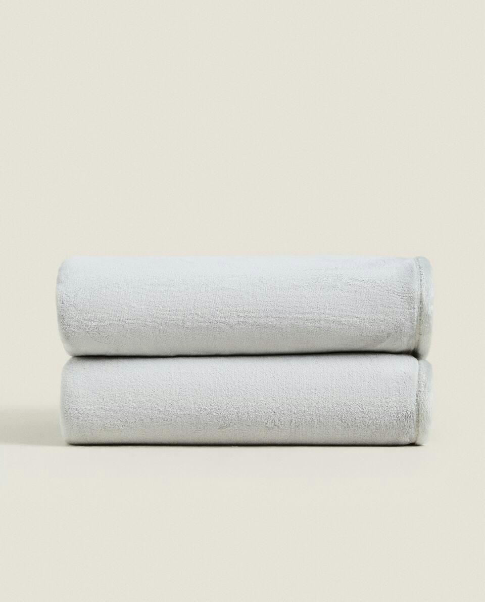 PLAIN FLEECE BLANKET