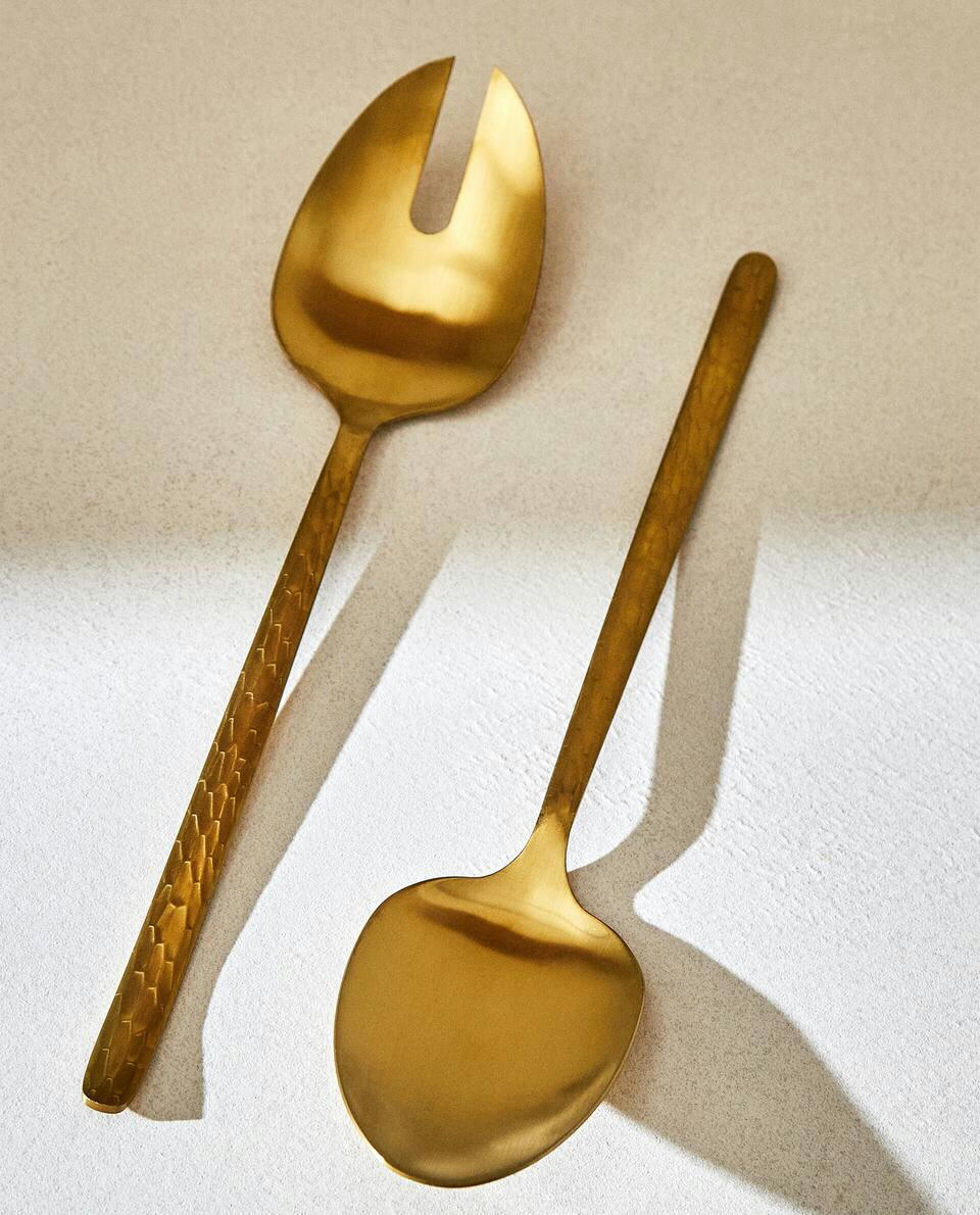 SET OF 2 HAMMERED HANDLE SERVING CUTLERY PIECES