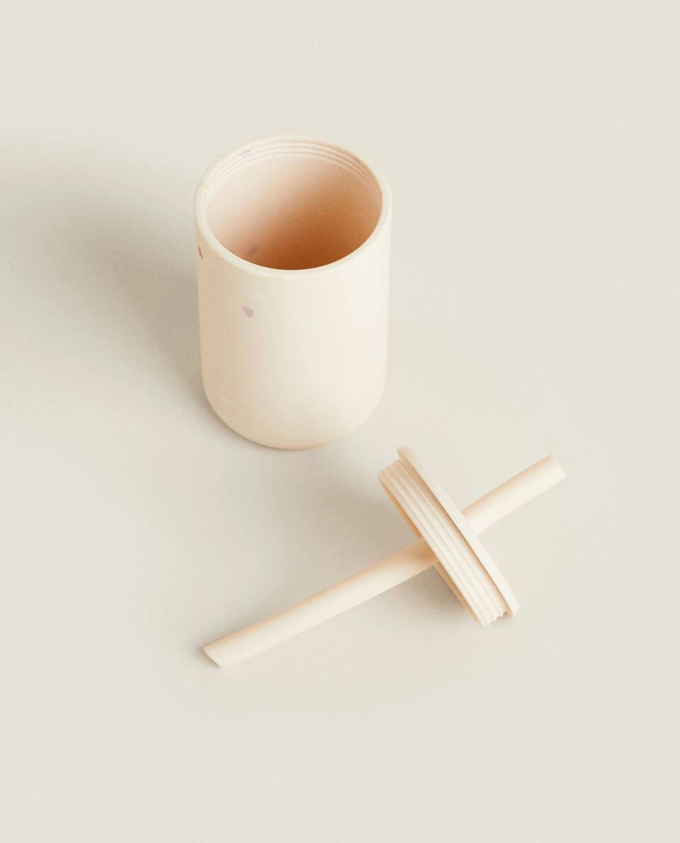 SILICONE HEART TUMBLER WITH STRAW