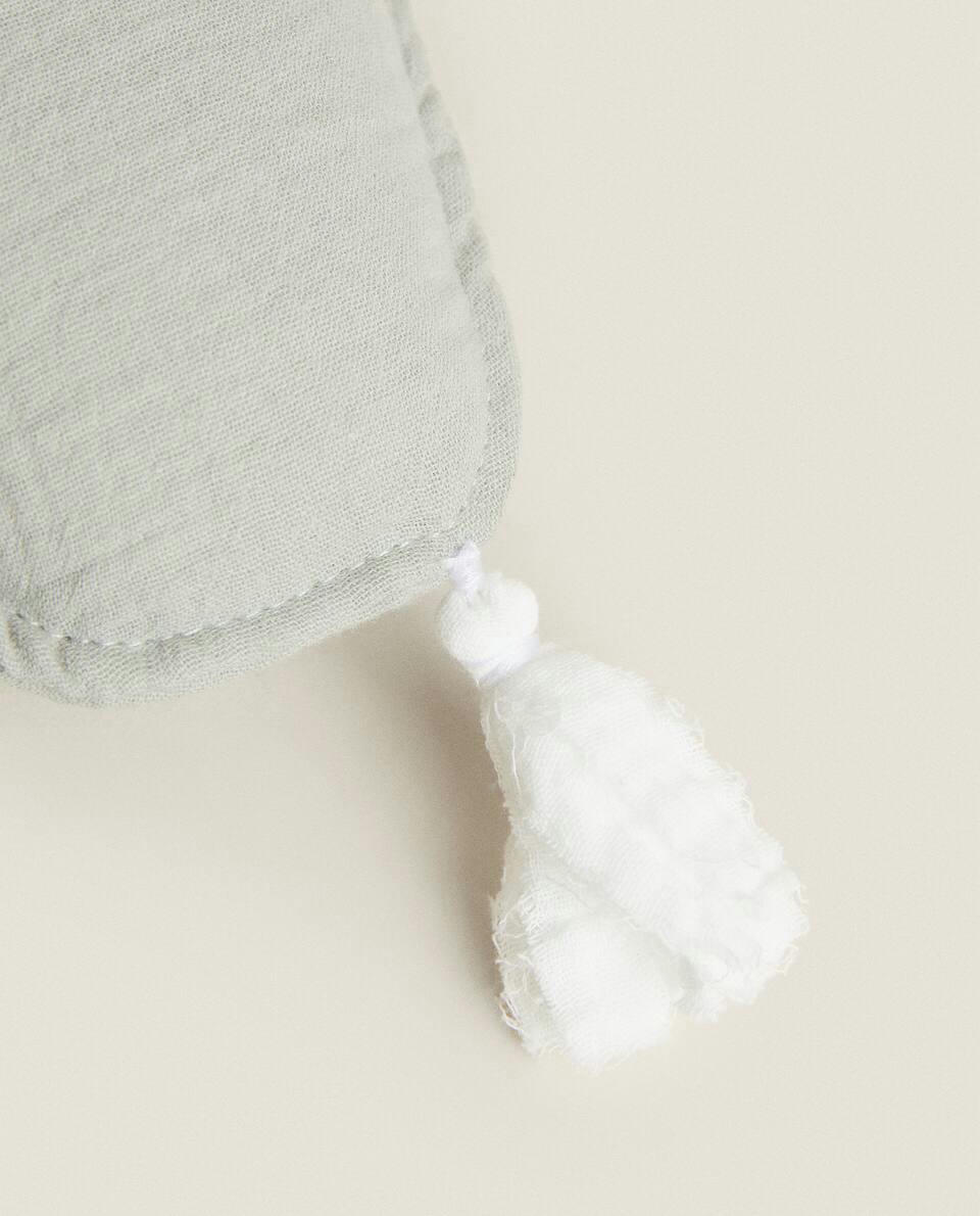 MUSLIN STAR CUSHION