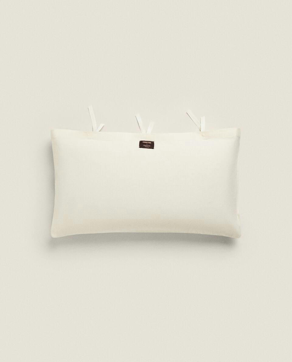 X áBBATTE ALPACA AND LINEN CUSHION WITH PIPING