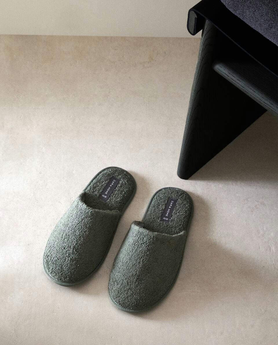 TERRY BATHROOM SLIPPERS