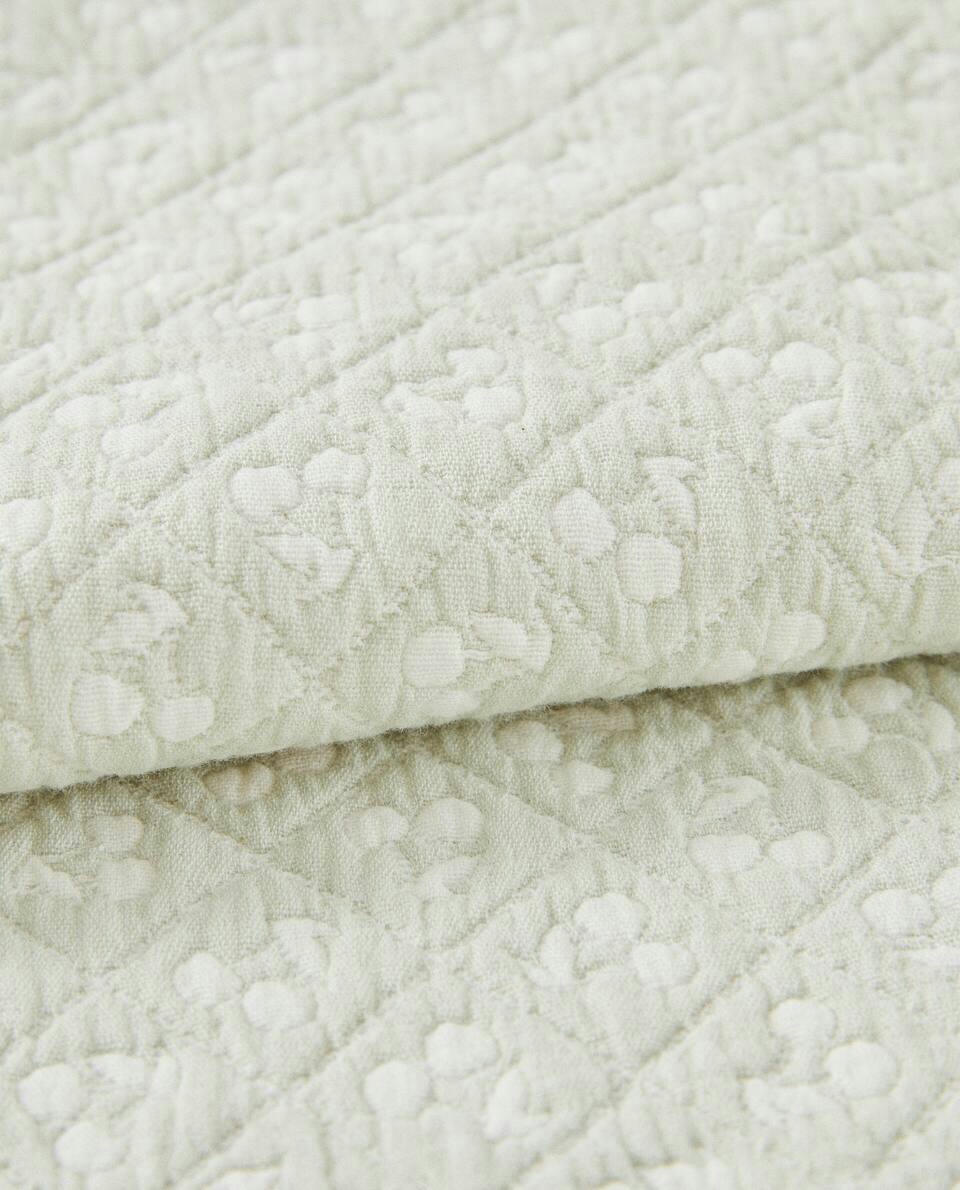 COTTON TABLE RUNNER WITH CHERRY DETAIL