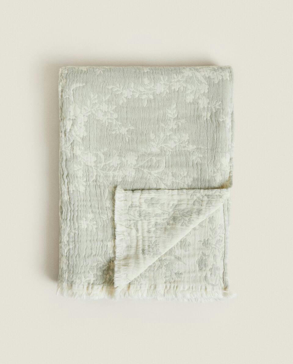 FLORAL JACQUARD BLANKET