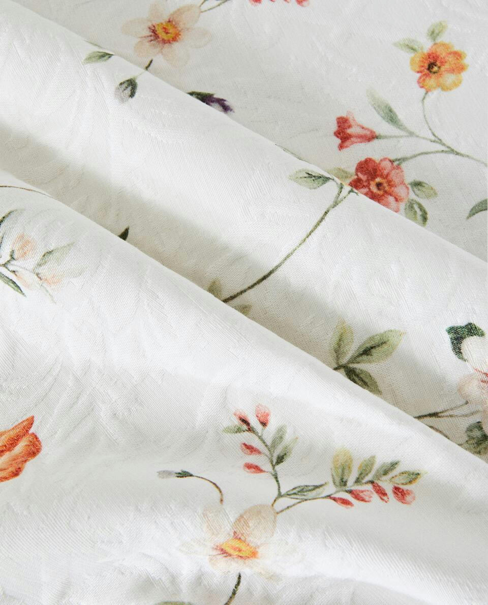 FLORAL JACQUARD TABLECLOTH