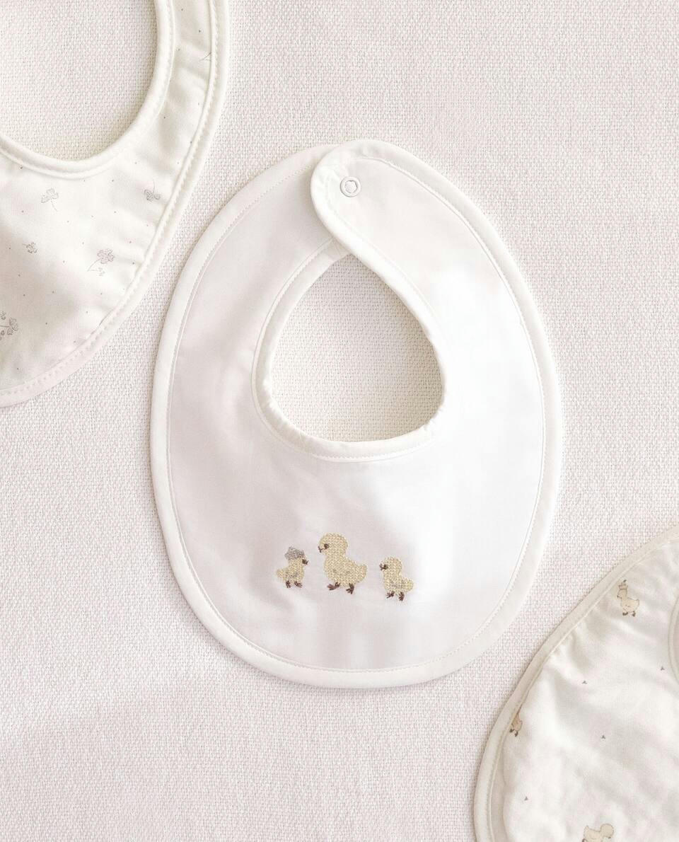 EMBROIDERED DUCK BIB