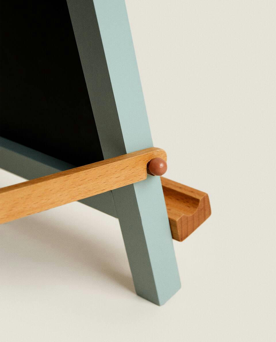 TOY WOODEN BLACKBOARD