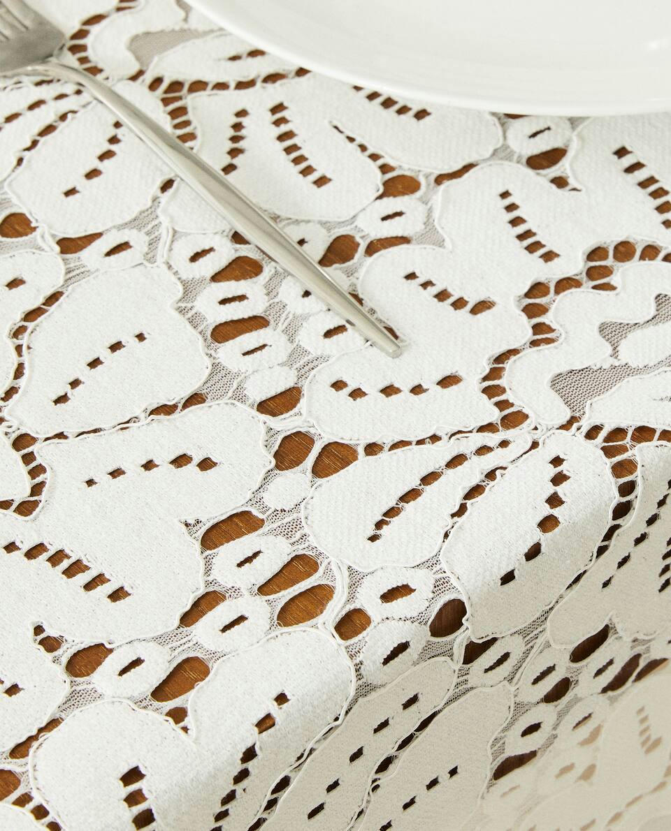 COTTON LACE TABLECLOTH