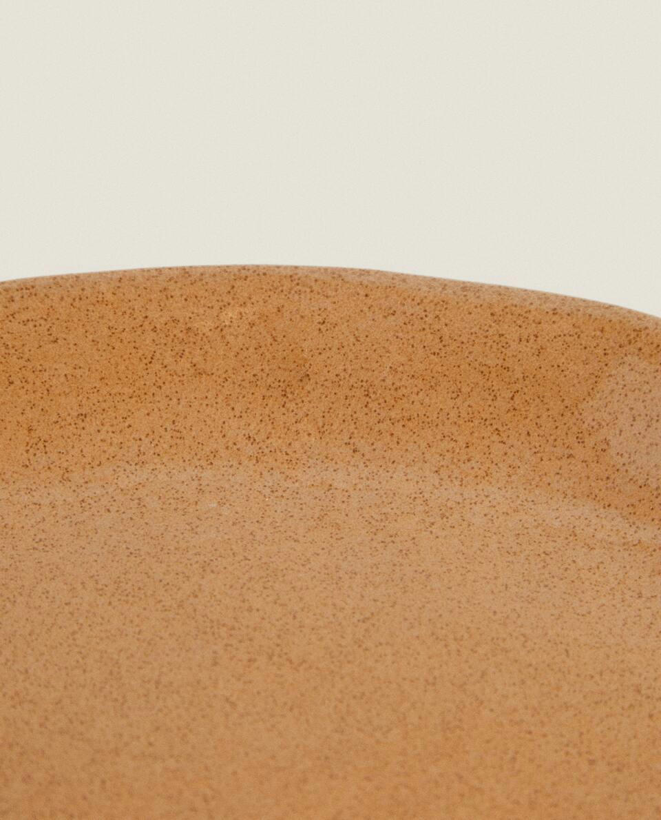 SET OF STONEWARE SERVING DISHES